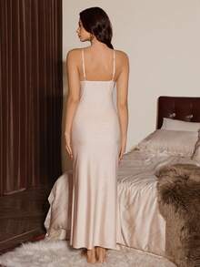 Slumberist Camisola Longa Feminina com Recortes de Renda, Alças Finas e Fenda, Vestido de Camisola Sexy de Renda, Confortável para a Primavera e Verão - Damasco - Visão 2