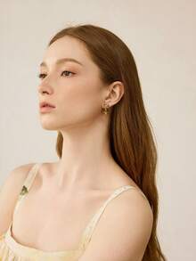 MOTF PREMIUM 轻奢时尚方形虎眼石拼接耳钉 女款，港式气质美拉德耳环 - 金色 - 查看 5