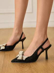CUCCOO HITCHD 女士鞋履春夏新款立体可爱大蝴蝶结尖头酒杯跟中跟浪漫优雅气质简约黑色缎面高跟单跟约会下午茶派对情人节优雅装扮宴会约会晚礼服甜美性感露跟婚鞋半拖鞋马卡龙白米色蓝色宝蓝色粉色棕色绿色酒红色灰色玫瑰红紫色黄色橙色杏色金色银色水钻大码水钻花朵蕾丝婚鞋春鞋新娘鞋 - 黑色 - 查看 5