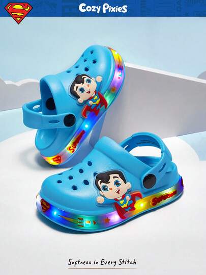 SUPERMAN X Cozy Pixies Ein Paar Sommer Jungen bequeme Mode blaue Cartoon süße leichte atmungsaktive Sommer Sandalen Leichte Schuhe Baby Lochschuhe