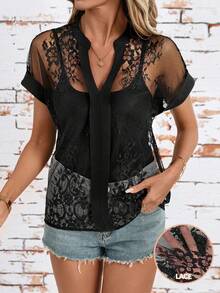 SHEIN Clasi Blusa de mujer con panel transparente de encaje, escote entallado - Negro - Ver 2