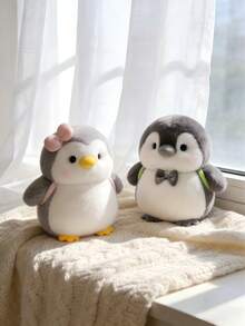 POKOJA LAND 1个9.84英寸毛绒企鹅玩具，送给朋友的可爱创意玩具，企鹅情侣背包，企鹅抓娃娃机玩具，睡觉时可以抱着的玩具，生日礼物 - 彩色 - 查看 1