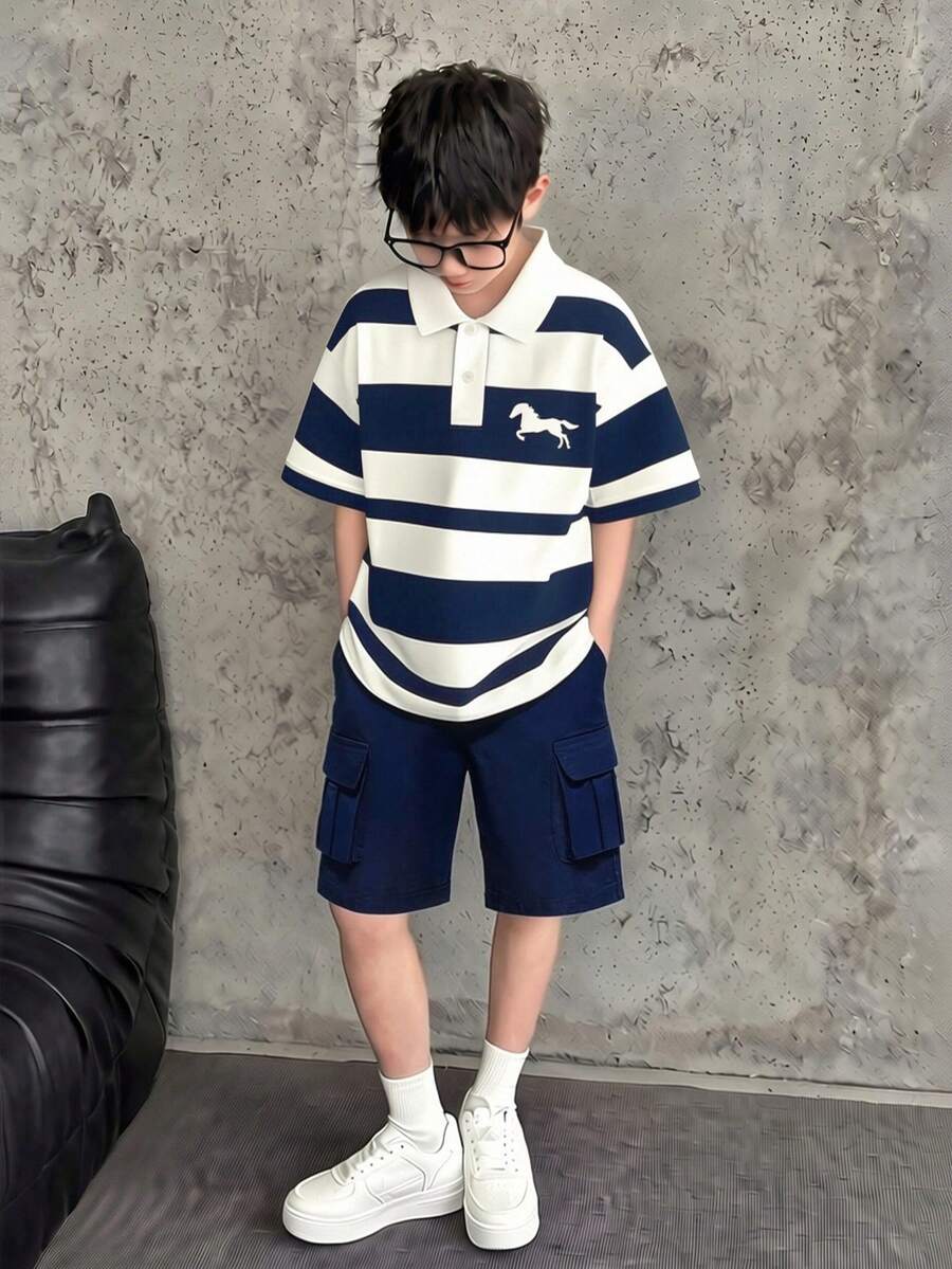 SHEIN Explorewe 男童条纹动物纹 Polo 衫和休闲宽松口袋裤两件套，时尚舒适，适合春夏户外穿着 - 藏藍色 - 查看 1
