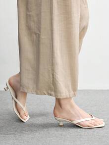 CUCCOO BIZCHIC 复古简约沙滩度假风法式夏季人字拖，方头猫跟，裙摆细带套脚中跟凉鞋，女款 - 白色 - 查看 3