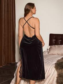 Slumberist Camisola Feminina de Veludo Plus Size, Vestido com Fenda Lateral Alta e Recortes de Renda Sexy, Vestido de Costas Abertas para Uso Externo - Preto - Visão 2