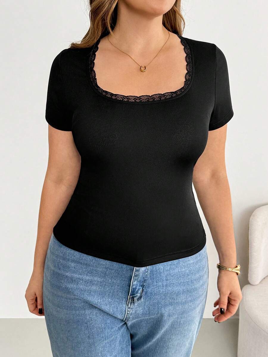 SHEIN Essnce 大码女装春夏时尚优雅高弹舒适日常百搭显瘦蕾丝边黑色短袖修身T恤,外出上衣,夏季穿搭,曲线身材服装,简约风格,打底衫 - 白色 - 查看 1