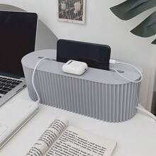 这款时尚且节省空间的大容量带盖电线收纳盒，可用于隐藏电源插座、桌面插座和电线整理盒。它适用于日常使用、白色桌面收纳整理、宿舍墙面安装收纳、儿童防触电安全防护，并可存放手机、平板电脑、电线、纸盒、桌面收纳架、隐藏式电线收纳盒和电线整理工具。 - 彩色 - 查看 7
