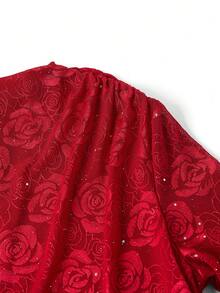 Gownix Elegantes, figurbetontes Midikleid mit floralem Jacquardmuster, Stehkragen, langen Ärmeln und taillierter Passform. - Rot - Übersicht 6