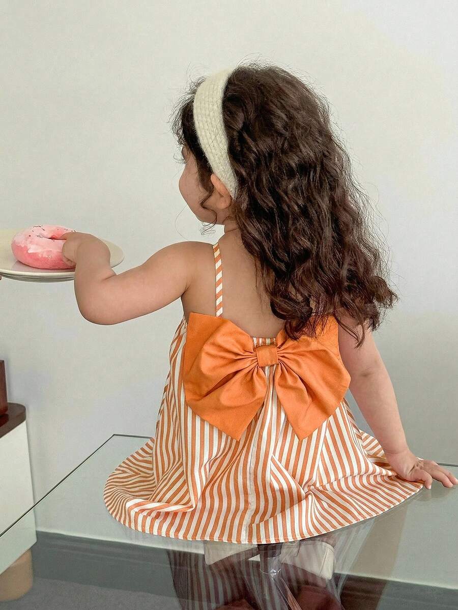 SHEIN LMoss Kids Baby Mädchen Lässig Süßes Sommer Rosa gestreiftes Kleid mit Schleife an den Trägern - Verschiedenfarbig - Übersicht 1