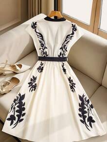 Franclia Women's Floral Print V-Neck Elegant Mid-Length Dress - Apricot - View 2