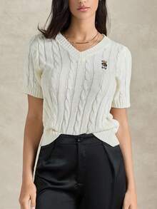 Briarwyn 2026 Nuevo Llegado Verano Mujer Casual Parte Superior de Punto con Bordado de Oso de Dibujos Animados y Retorcido Cable Cuello en V Manga Corta, Parte Superior de Punto Casual para Mujer, Parte Superior de Punto Blanca, Estilo Old Money, Verano, Vacaciones, Cloud Dancer, Retro 80s/Mujer Moderna Preppy Bordado de Oso Cable de Punto Cuello en V Manga Corta Parte Superior de Punto Casual - Blanco - Ver 3