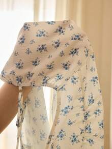 SHEIN Romantiskt, blommigt pyjamasset med v-ringning och spaghettiband för kvinnor, byxor med volangkant - Blå - Visa 6