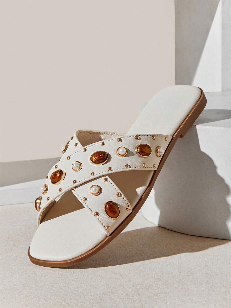 SHUZIA 女士优雅交叉绑带平底凉鞋，饰有宝石 - 米色 - 查看 1