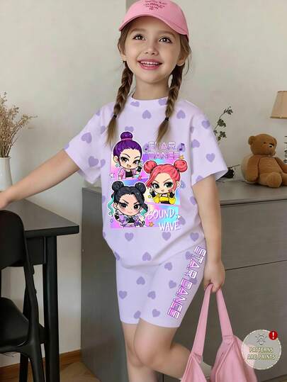 2pcs/Set Young Girls' Casual Sweet Heart Print Outfit, Short Sleeve T-Shirt And Skinny Shorts, Suitable For Girls Aged 4-7 In Spring/Summer, Featuring Girl Group Style And Heart Graphic Tee, Soft And Skin-Friendly Material