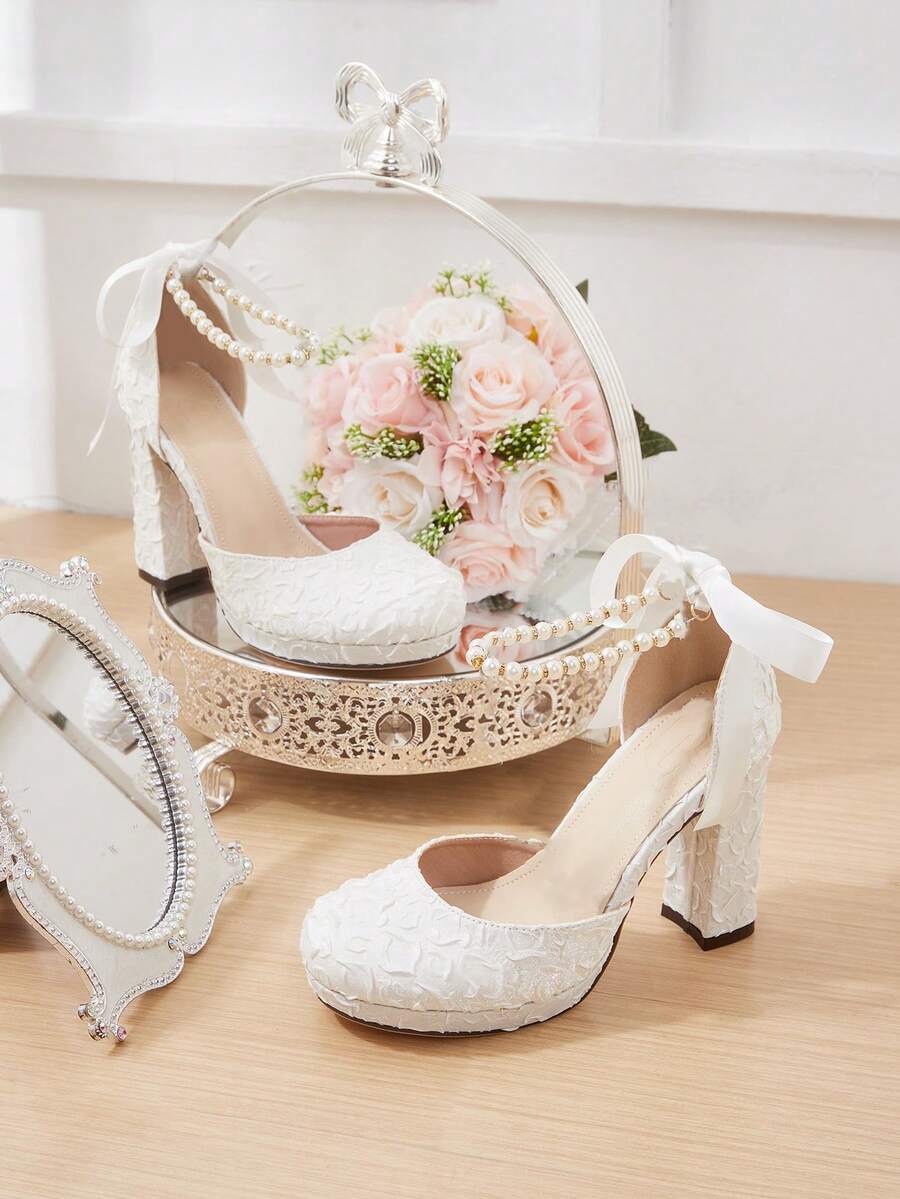 CUCCOO HITCHD 女士时尚蝴蝶结仿珍珠链条串珠简约防水厚底圆头高跟鞋，浪漫优雅白色缎面露趾高跟凉鞋，适合婚礼、派对、约会等各种场合，四季皆宜，春季婚鞋，新娘鞋 - 白色 - 查看 1