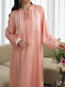 Al Najma V领长袖喇叭形睡袍，浪漫粉色，春夏款 - 粉色 - 查看 6