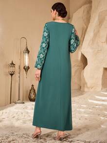 Al Najma Elegante bata larga con patrón floral de patchwork de jacquard, estilo tradicional árabe - Verde - Ver 6