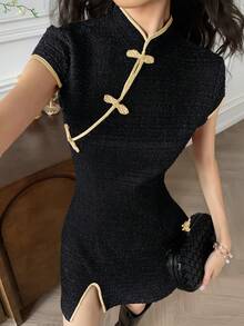 EastFlair Vestido ajustado con estilo chino elegante y dividido para mujer, de verano - Negro y oro - Ver 4