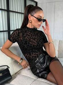 Lavishia 女士透视性感豹纹植绒短袖上衣，优雅春夏款 - 黑色 - 查看 5