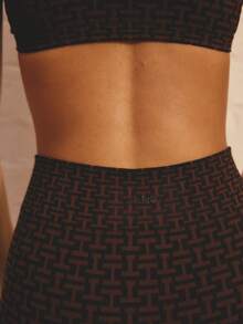 Aralina 两件套休闲服无缝图案嵌花运动春夏度假沙滩包边细节露脐绑带骑行短裤两件套巧克力色 - 彩色 - 查看 6