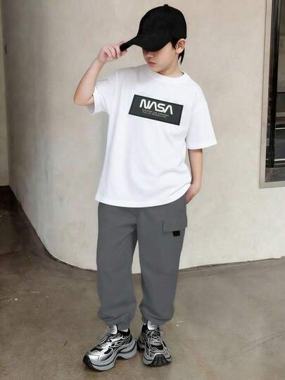 SHEIN Mirajuku 男童印花黑色短袖T恤+米色工装裤休闲套装（2件套），春夏款