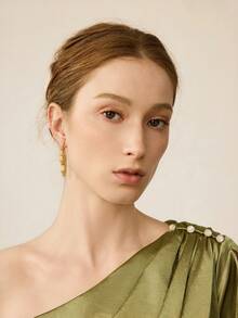 MOTF PREMIUM 精美蛇形全镶嵌前后耳环 - 金色 - 查看 9