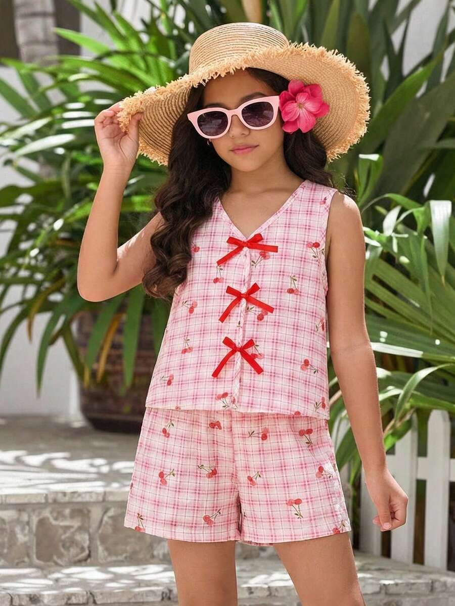 SHEIN ChillGRL 两件套少女甜美可爱印花无袖上衣，饰有3D蝴蝶结，搭配宽松休闲阔腿短裤，适合日常、通勤、休闲、度假、朋友聚会、海滩派对等场合。 - 粉色 - 查看 1