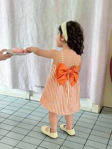 SHEIN LMoss Kids Baby Mädchen Lässig Süßes Sommer Rosa gestreiftes Kleid mit Schleife an den Trägern - Verschiedenfarbig - Übersicht 5