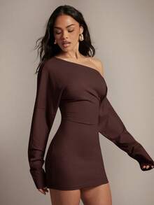 SHEIN Haute Đầm ngắn nữ gợi cảm, thoải mái, bất đối xứng, trễ vai, tay loe dài, dáng suông. - màu nâu - Xem 4