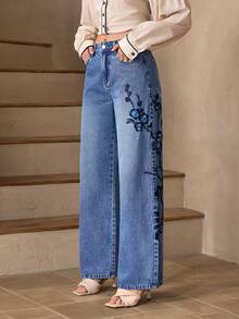 Selenza Women's Floral Embroidered Pocket Wide Leg Loose Casual Jeans - Blue - View 3