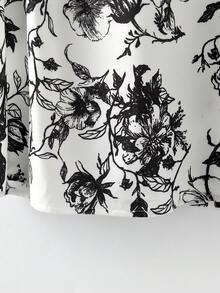 EMERY ROSE 大码卡其色叶子下摆短袖衬衫，简约时尚休闲日常度假穿搭，适合春夏穿着，西式女装，夏季沙滩装，夏季连衣裙，春季女装，度假装，蝴蝶连衣裙，母女装，亲子装，春季母女装，印花连衣裙，印花上衣，女士印花上衣，黑白上衣，荷叶边袖上衣，短袖上衣 - 彩色 - 查看 4