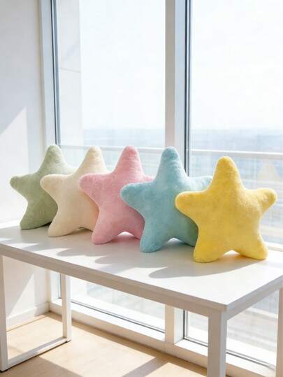 MINKOJA - BESTSELLERS 星形毛绒抱枕，超级柔软可爱，马卡龙系列配色，柔软蓬松的材质，适合作为床面和沙发装饰摆件，是馈赠亲友的精致礼物，也是生日礼物和节日礼物的理想之选。