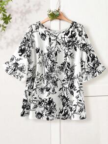 EMERY ROSE 大码卡其色叶子下摆短袖衬衫，简约时尚休闲日常度假穿搭，适合春夏穿着，西式女装，夏季沙滩装，夏季连衣裙，春季女装，度假装，蝴蝶连衣裙，母女装，亲子装，春季母女装，印花连衣裙，印花上衣，女士印花上衣，黑白上衣，荷叶边袖上衣，短袖上衣 - 彩色 - 查看 7