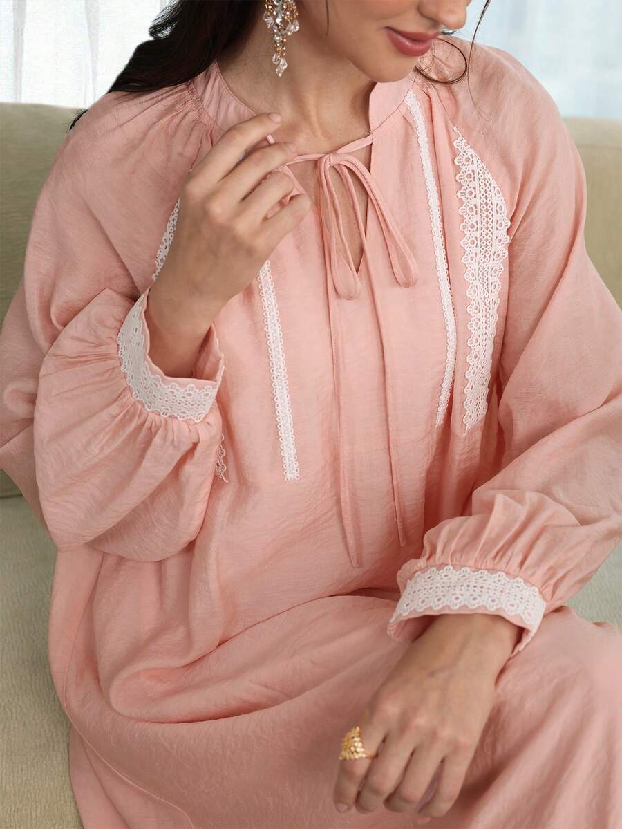 Al Najma V领长袖喇叭形睡袍，浪漫粉色，春夏款 - 粉色 - 查看 1