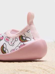 Cozy Pixies 1 Đôi dép đi trong nhà hình thỏ cầu vồng màu hồng dành cho bé gái, kiểu dáng thời trang, dễ thương, thoải mái và nhẹ, phù hợp cho các hoạt động trong nhà hàng ngày, đi biển, bơi lội hoặc lội nước (Mẫu ngẫu nhiên) - Hồng - Xem 6