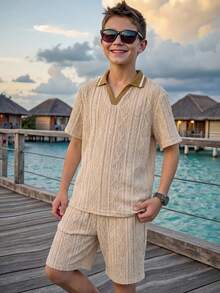 SHEIN Tween-Jungen 2 Stücke Poloshirt mit Kragen & Reißverschluss-Ausschnitt und Shorts Set, aus strukturiertem Stoff, bequemer Lässig-Urlaubsstil, geeignet für Outdoor-Aktivitäten, Straßenfotografie, Partys, Stadtbummel - Khaki - Übersicht 3
