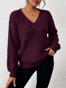 EURMUSE 女士纯色V领落肩长袖宽松休闲毛衣 - 酒紅色 - 查看 4