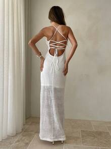 Aloruh 女士新款纯白色超长3D立体花卉露背交叉肩带V领吊带连衣裙，适合度假、海滩、海边穿着 - 白色 - 查看 3