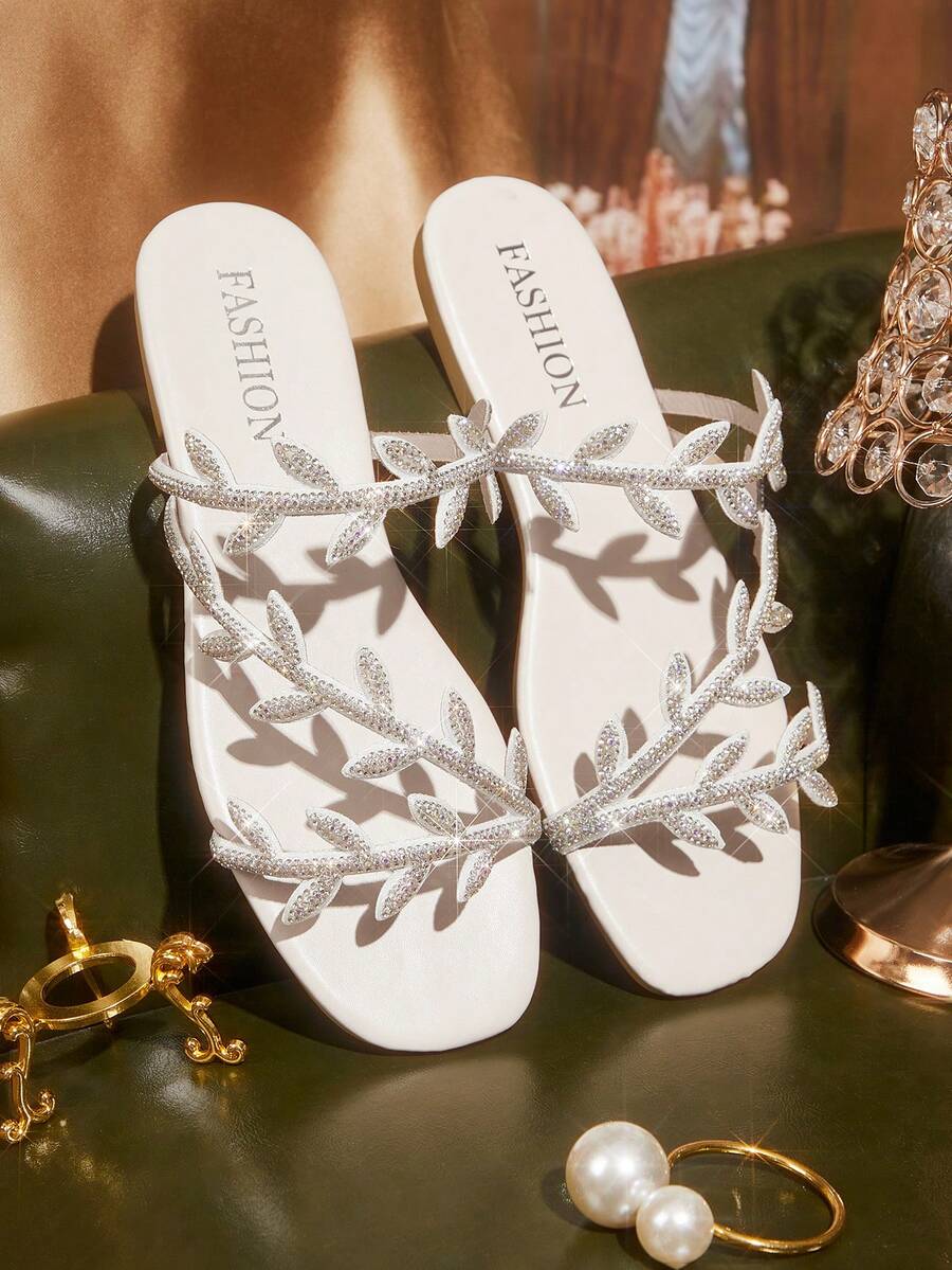 CUCCOO TILAWA Women Flat Sandals - Silver - View 1