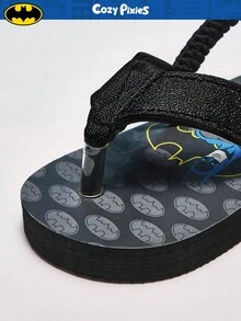 BATMAN X Cozy Pixies 1双夏季休闲百搭可爱趣味沙滩度假黑色男童/幼儿平底凉鞋 - 深灰色 - 查看 6