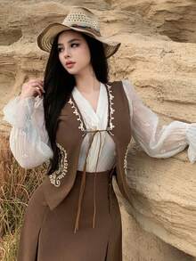 DAZY Women's Casual Colorblock Embroidered V-Neck Top, Spring/Summer - Brown - View 7
