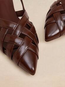 Rosivie 棕色女式编织休闲平底凉鞋 - 棕色 - 查看 11