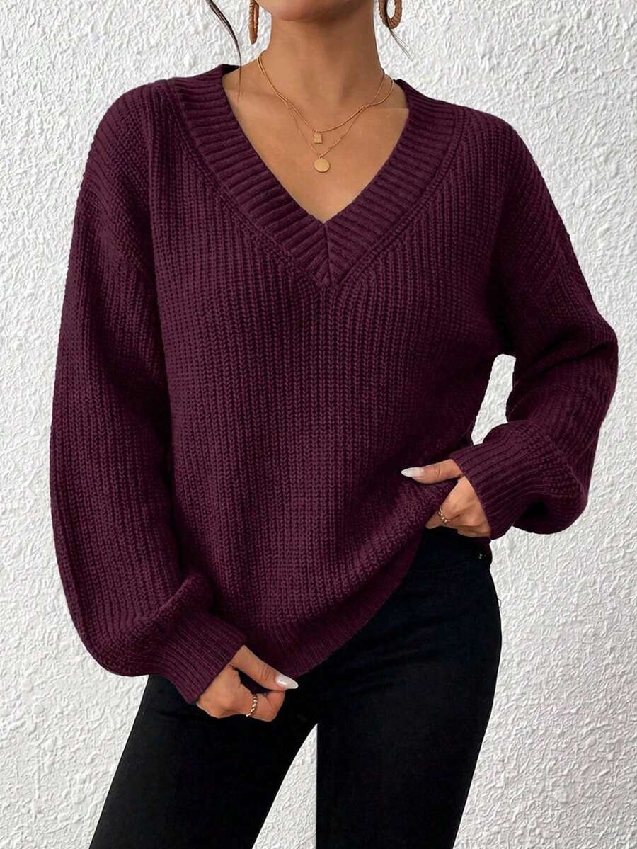 EURMUSE 女士纯色V领落肩长袖宽松休闲毛衣 - 酒紅色 - 查看 1