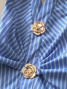 GlowEve Women's Elegant Rose Gold Metal Clasp Necklace Blouse, Spring/Summer - Blue and White - View 4