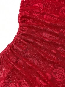 Gownix Elegantes, figurbetontes Midikleid mit floralem Jacquardmuster, Stehkragen, langen Ärmeln und taillierter Passform. - Rot - Übersicht 5