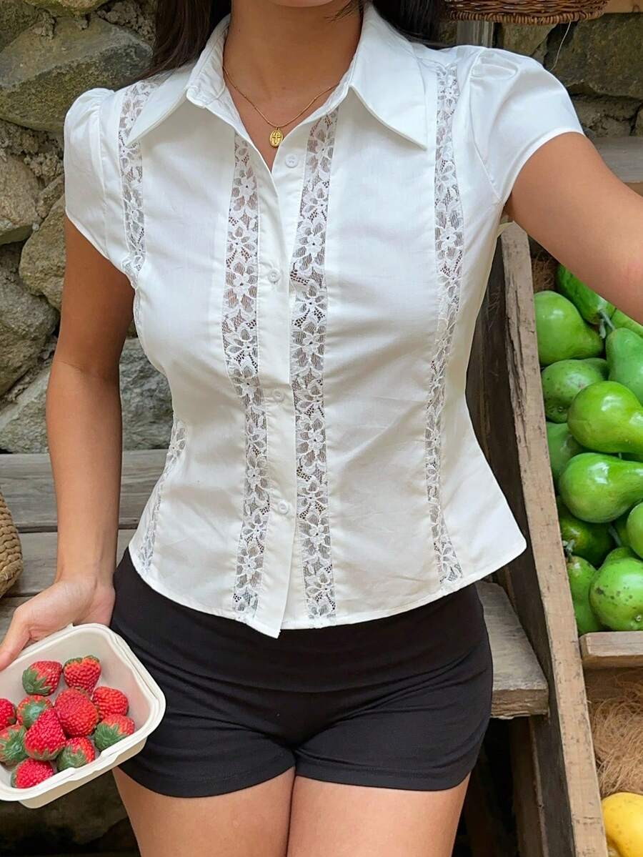 Aloruh Áo kiểu nữ mùa xuân/hè mới, màu trắng trơn, viền ren, tay cánh hoa.