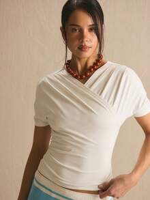 MUSERA 交叉拼接短袖修身上衣，春夏舒适可爱日常少女风度假阳光社交假日款 - 白色 - 查看 2