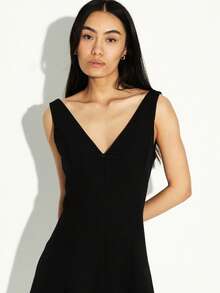 KSTM Vestido Preto Curto com Decote em V Sem Mangas, Detalhe em Laço, Modelo Evasê para Festa e Encontros - Preto - Visão 5