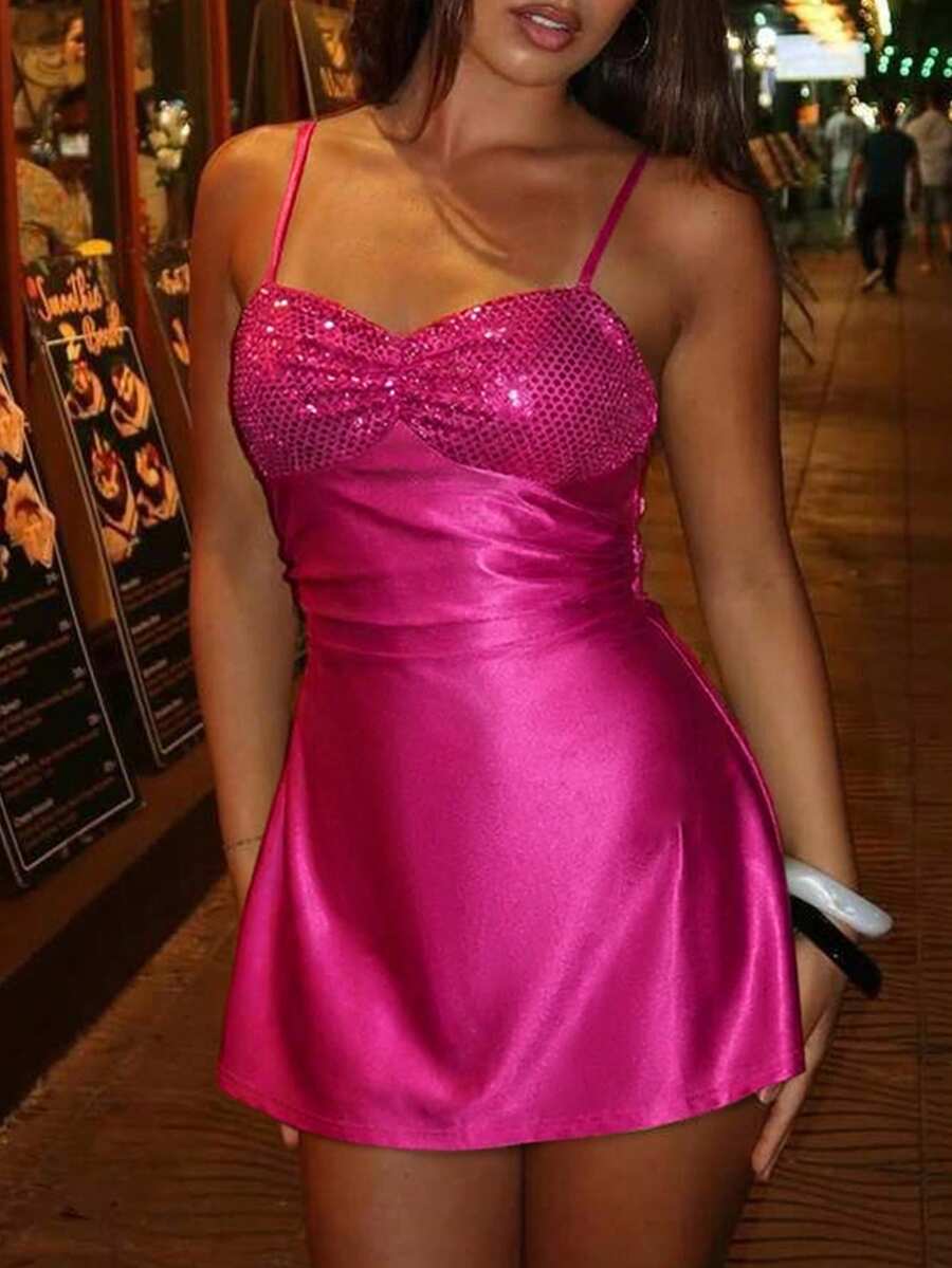 Avenya Váy satin đính sequin, hở lưng, xếp ly, cổ yếm - Màu tím - Xem 1