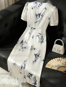 GlowEve 女士优雅V领扭腰修身短袖连衣裙，亮面面料水墨印花，适合约会和外出，简约长裙 - 彩色 - 查看 2